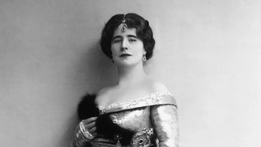 Elinor Glyn.